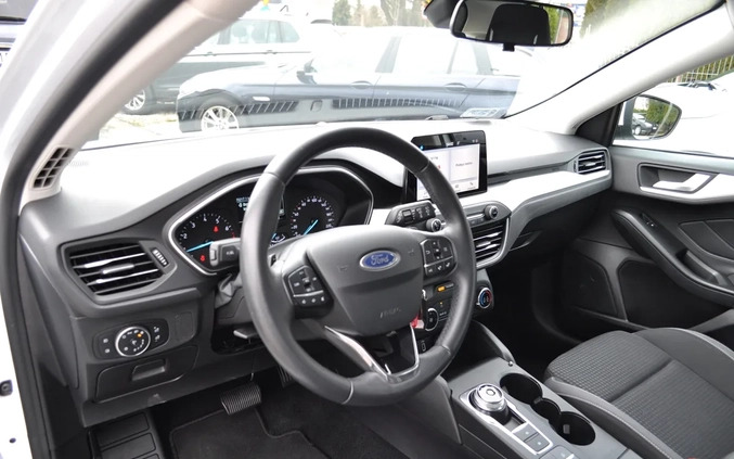 Ford Focus cena 75777 przebieg: 70000, rok produkcji 2019 z Ustrzyki Dolne małe 529